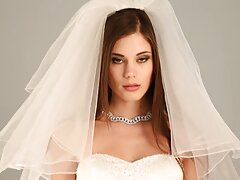 استرضاء شقراء سمراء على السرير الأزرق انواع افلام سكسي